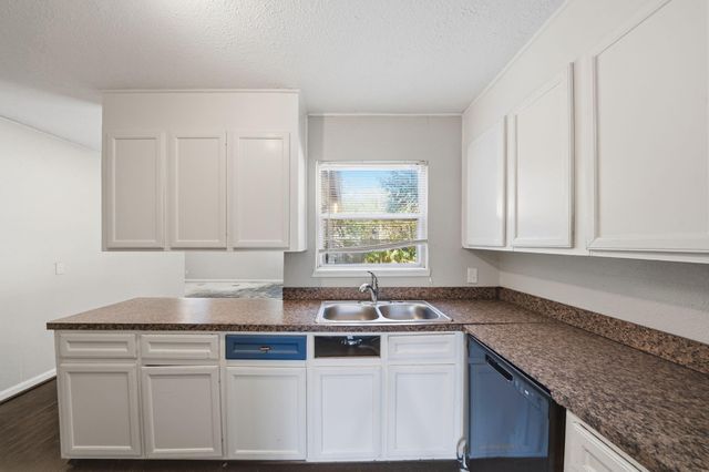 710 Canary Circle, Pasadena, TX 77502