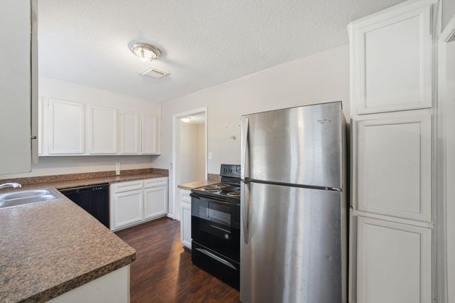 710 Canary Circle, Pasadena, TX 77502