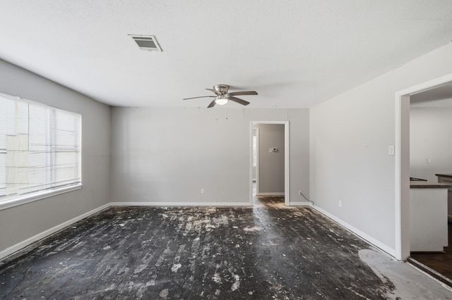 710 Canary Circle, Pasadena, TX 77502