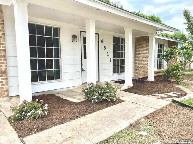 6811 Spring Manor, San Antonio, TX 78249