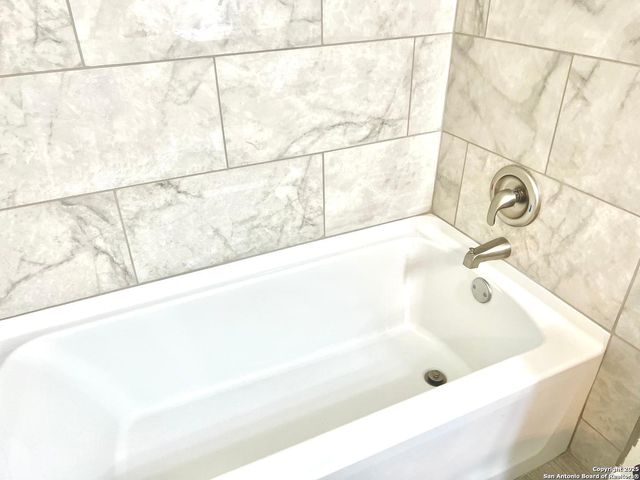 6811 Spring Manor, San Antonio, TX 78249