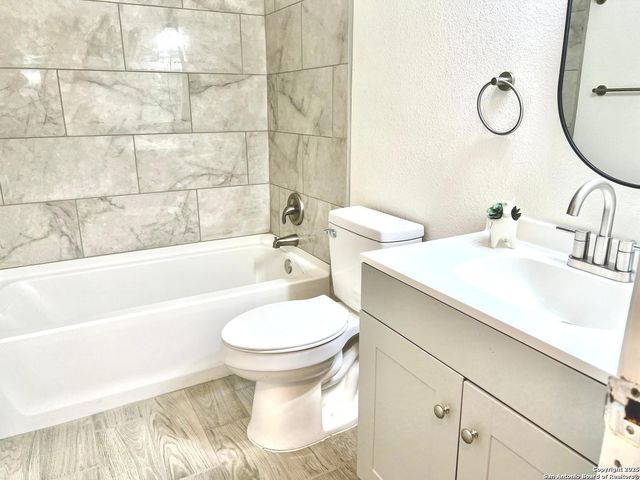 6811 Spring Manor, San Antonio, TX 78249