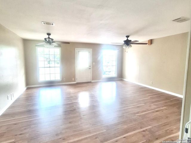6811 Spring Manor, San Antonio, TX 78249