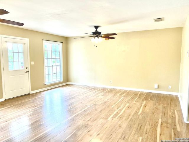 6811 Spring Manor, San Antonio, TX 78249