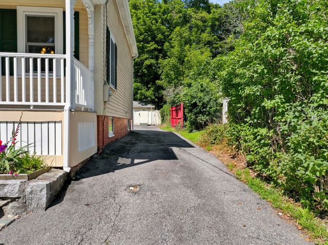 61 Myrtle Ave, Wakefield, MA 01880