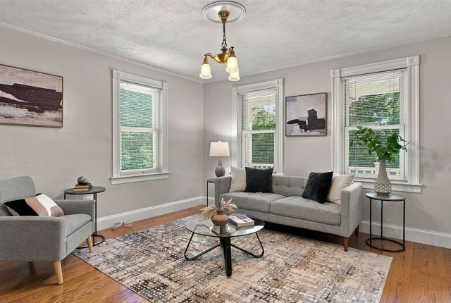 61 Myrtle Ave, Wakefield, MA 01880