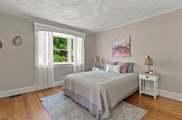 61 Myrtle Ave, Wakefield, MA 01880