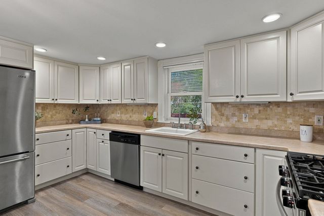 61 Myrtle Ave, Wakefield, MA 01880