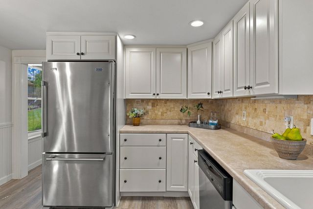 61 Myrtle Ave, Wakefield, MA 01880