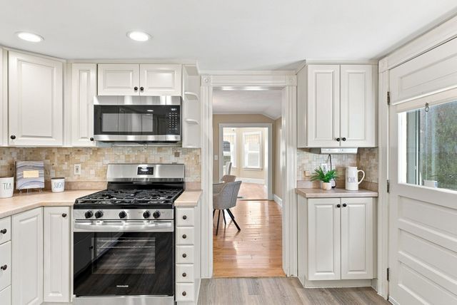 61 Myrtle Ave, Wakefield, MA 01880
