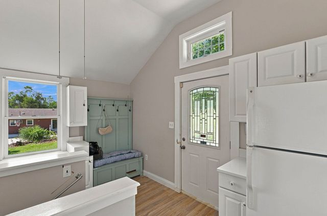 61 Myrtle Ave, Wakefield, MA 01880