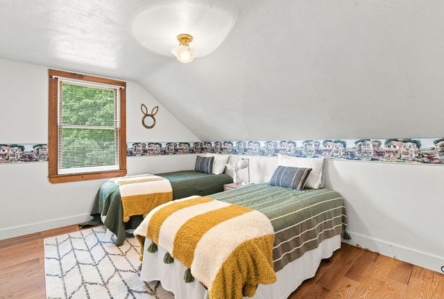 61 Myrtle Ave, Wakefield, MA 01880