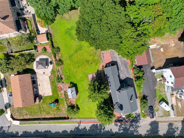 61 Myrtle Ave, Wakefield, MA 01880