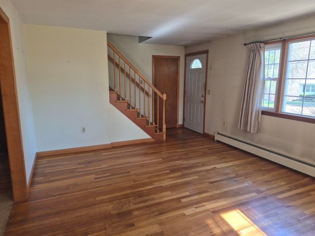 9 Moe Street, Nashua, NH 03062