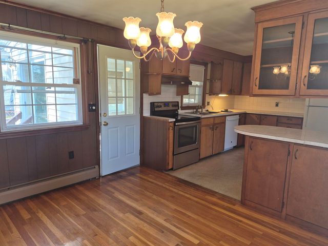 9 Moe Street, Nashua, NH 03062