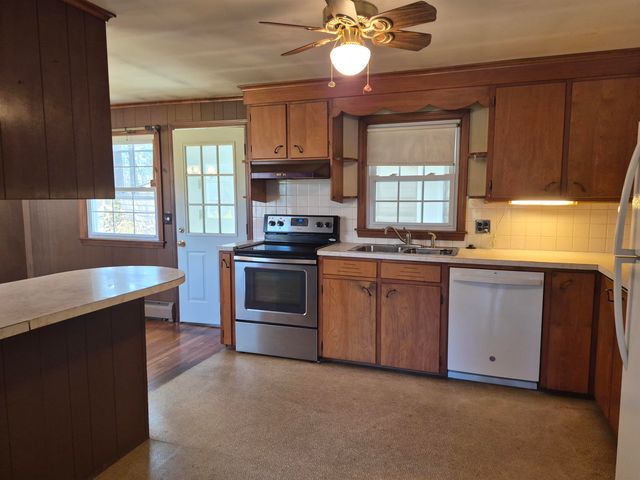 9 Moe Street, Nashua, NH 03062