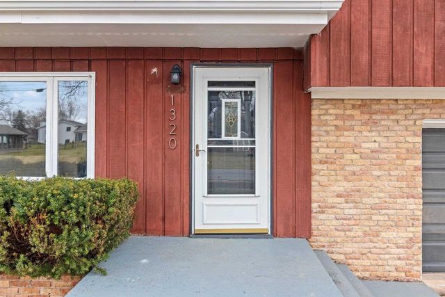 1320 SHEBOYGAN STREET, Oshkosh, WI 54904
