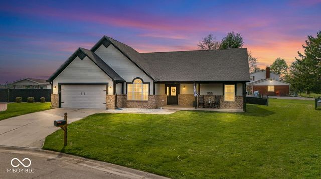 2309 Eagle Brook Drive, Shelbyville, IN 46176