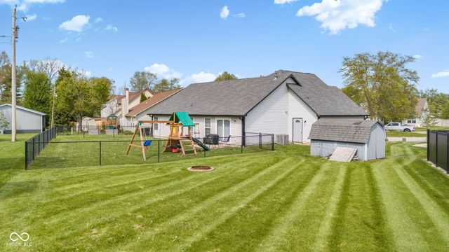 2309 Eagle Brook Drive, Shelbyville, IN 46176