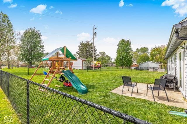 2309 Eagle Brook Drive, Shelbyville, IN 46176