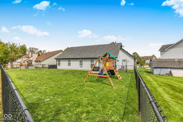 2309 Eagle Brook Drive, Shelbyville, IN 46176