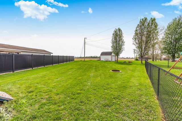 2309 Eagle Brook Drive, Shelbyville, IN 46176