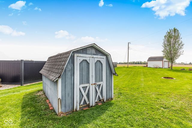2309 Eagle Brook Drive, Shelbyville, IN 46176
