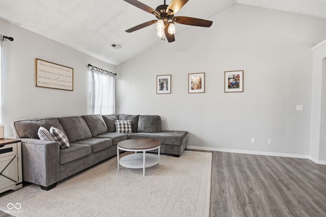 2309 Eagle Brook Drive, Shelbyville, IN 46176
