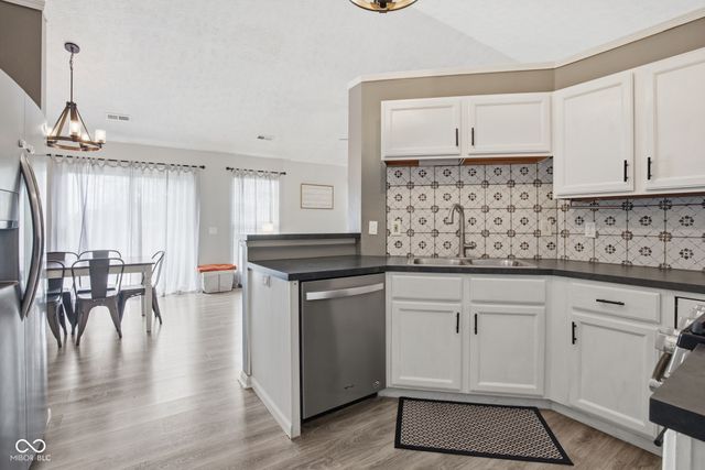 2309 Eagle Brook Drive, Shelbyville, IN 46176