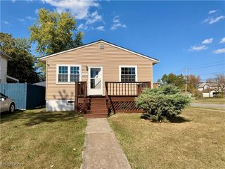 1693 E 32nd Street, Lorain, OH 44055