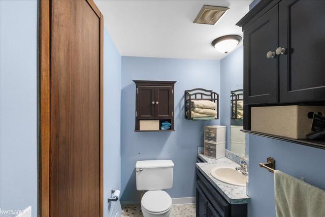 39335 Waldorf Drive, Clinton Twp, MI 48038