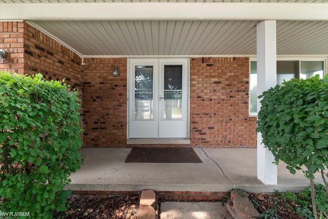 39335 Waldorf Drive, Clinton Twp, MI 48038