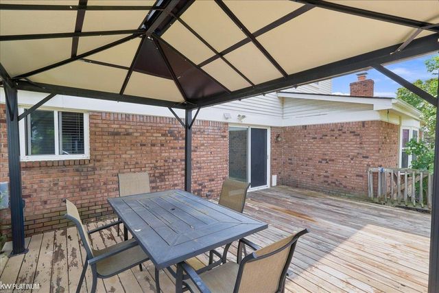 39335 Waldorf Drive, Clinton Twp, MI 48038