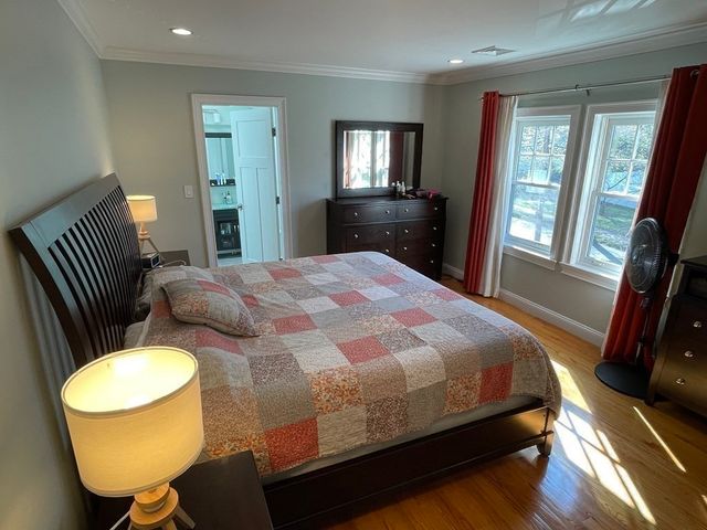 8 Arapahoe Rd -, Newton, MA 02465