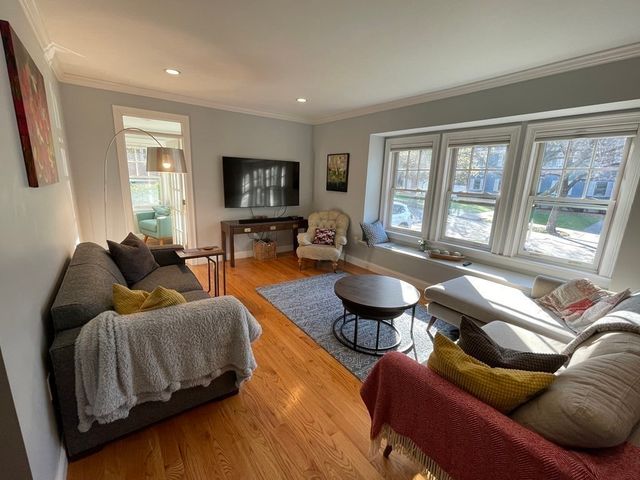 8 Arapahoe Rd -, Newton, MA 02465