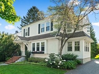8 Arapahoe Rd -, Newton, MA 02465