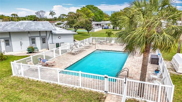 7880 54TH AVENUE N 77, St Petersburg, FL 33709