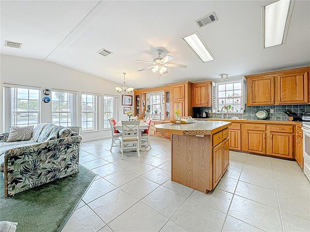 7880 54TH AVENUE N 77, St Petersburg, FL 33709