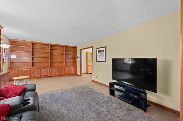 3020 Thunderbird Drive, Poland, OH 44514