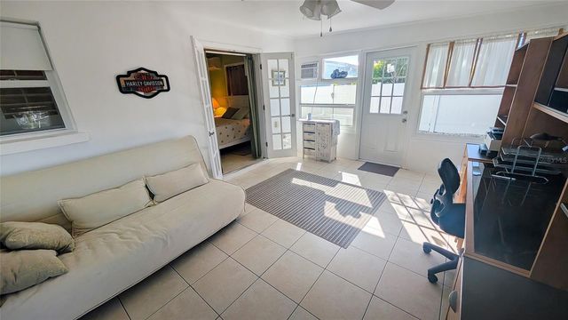 218 22ND STREET NE, Bradenton, FL 34208