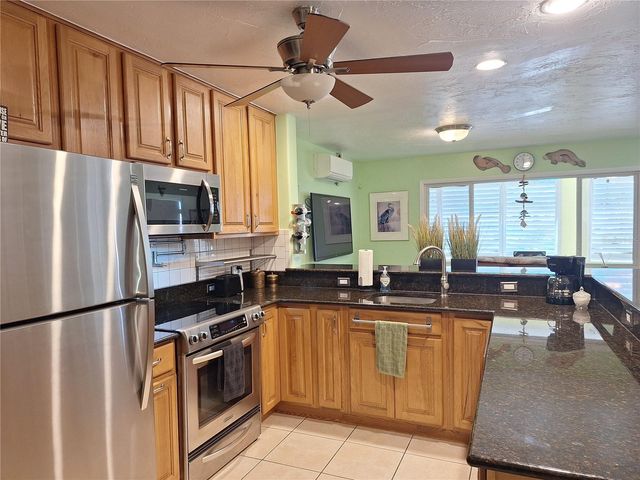 218 22ND STREET NE, Bradenton, FL 34208