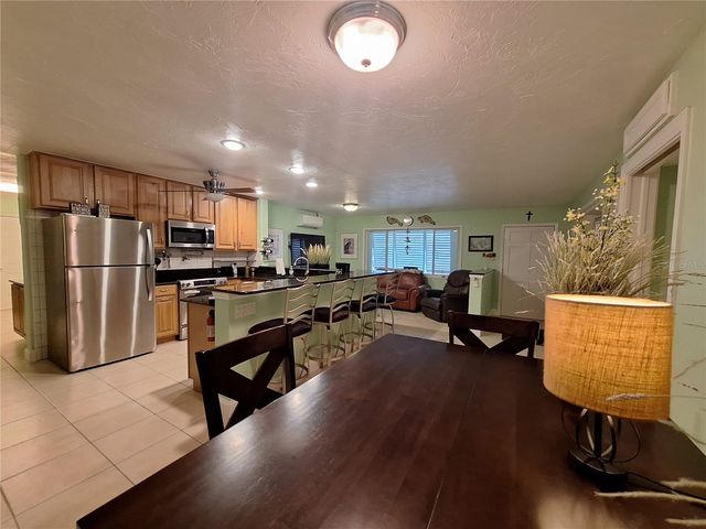 218 22ND STREET NE, Bradenton, FL 34208