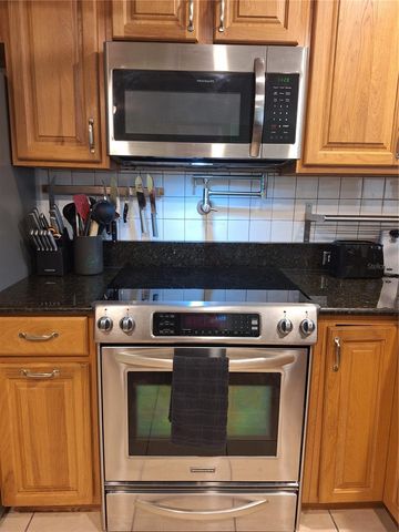 218 22ND STREET NE, Bradenton, FL 34208