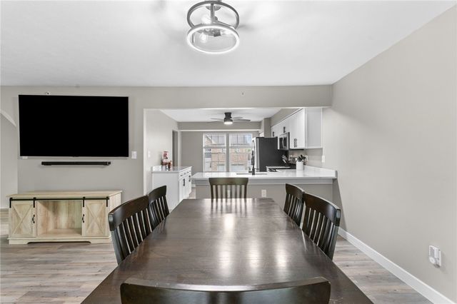 1141 Arrowhead Dr, South Strabane, PA 15301