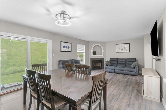 1141 Arrowhead Dr, South Strabane, PA 15301