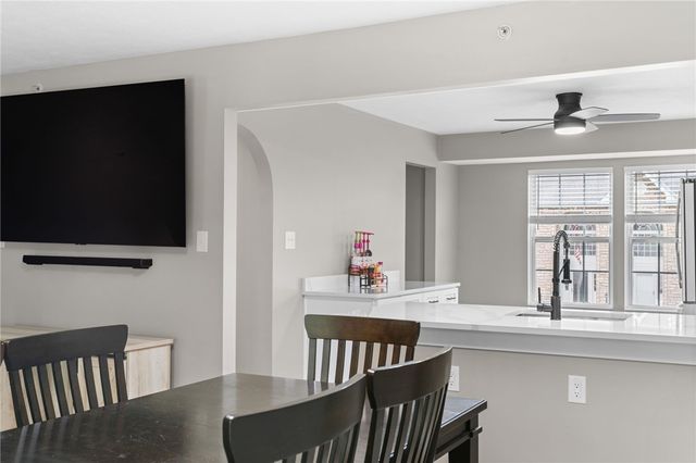 1141 Arrowhead Dr, South Strabane, PA 15301