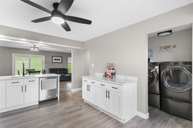 1141 Arrowhead Dr, South Strabane, PA 15301