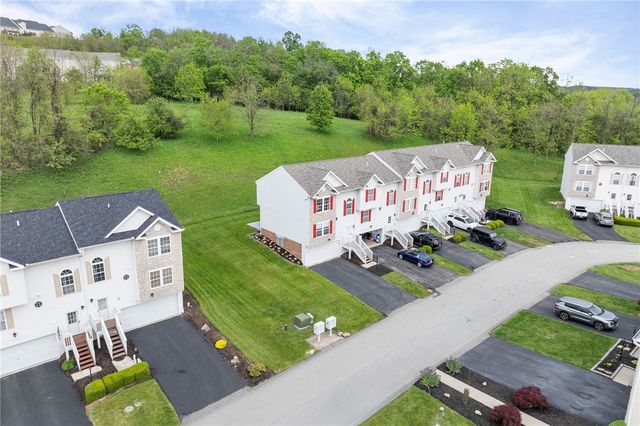 1141 Arrowhead Dr, South Strabane, PA 15301