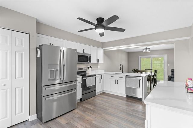 1141 Arrowhead Dr, South Strabane, PA 15301