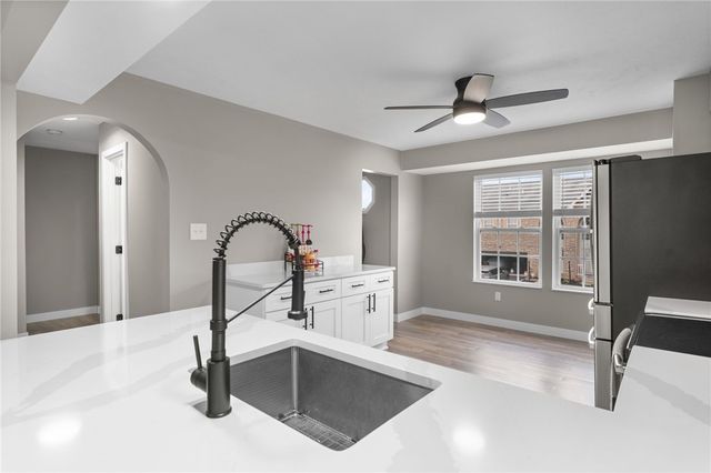 1141 Arrowhead Dr, South Strabane, PA 15301